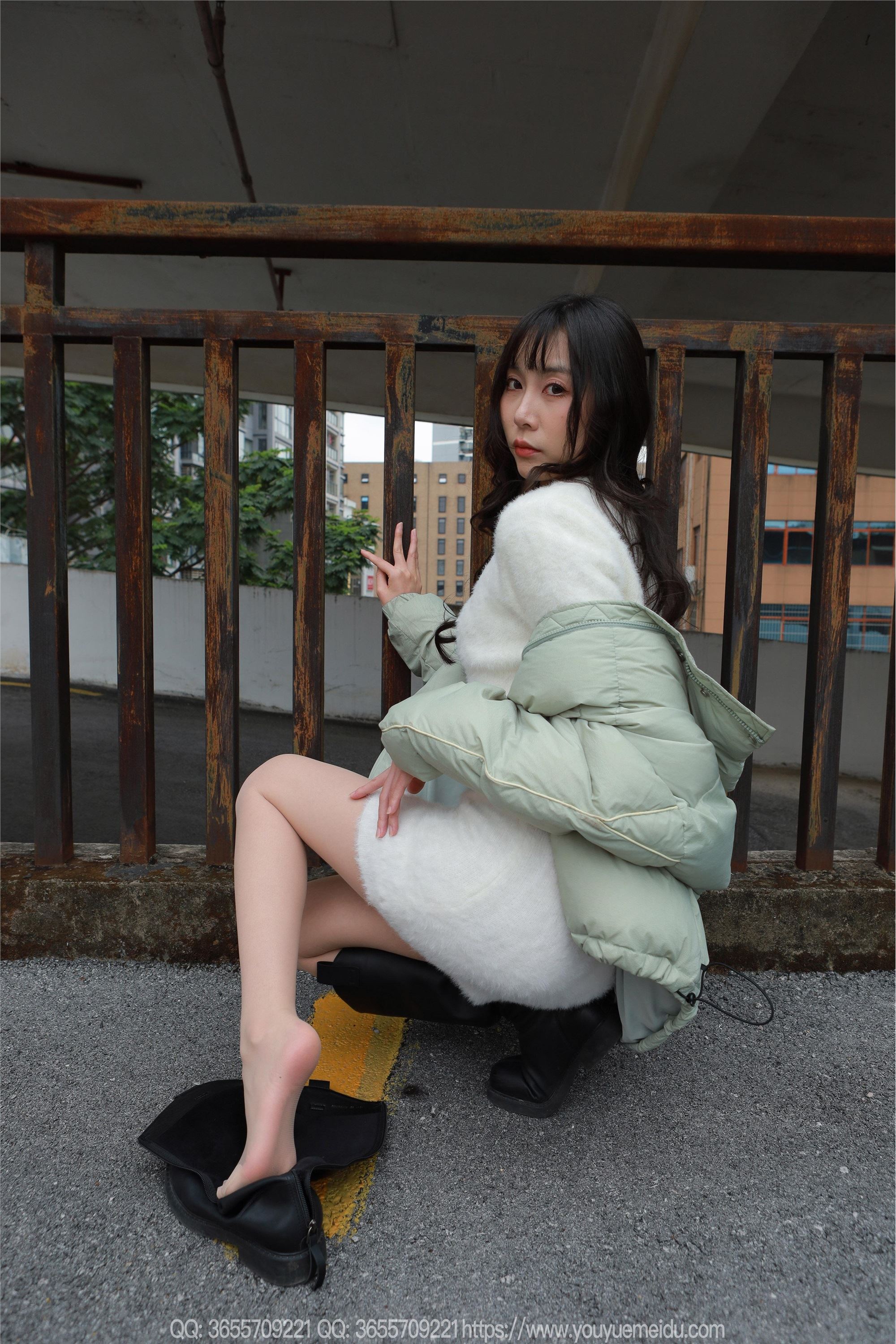 IESS异思趣向  2025.04.02 丝享家 2017 团团《长靴包臀裙（上）》